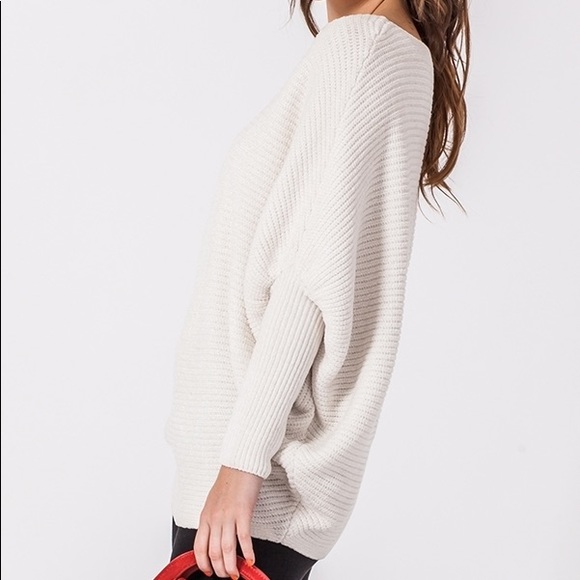 LAST 1-L❤️WHITE SCOOP NECK DOLMAN SLEEVE SWEATER - Picture 2 of 6